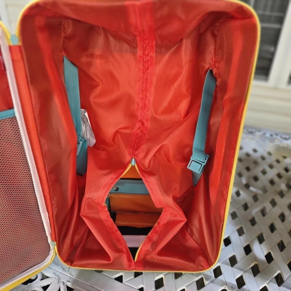 American Tourister Totally Mickey Mouse Rolling Carryon Suitcase‎ Vacation
